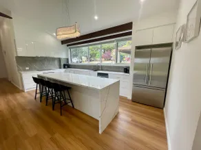Beautiful 5BR farmhouse 15 min from Canberra CBD - Image 5