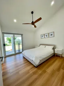 Beautiful 5BR farmhouse 15 min from Canberra CBD - Image 4