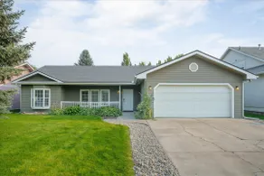 Updated Rancher near shopping & restaurants - Image 2