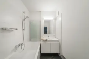 2-room apartment with city view - Image 5