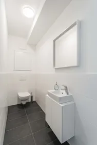 2-room apartment with city view - Image 2