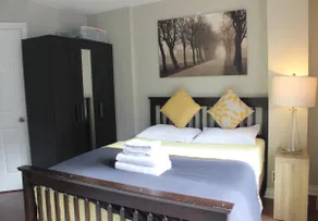 Modern Studio w/ Kitchen + Parking Near Appleby GO - Image 2