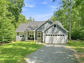 Lake Anna Home-lake access/boat slip/hot tub - Image 3