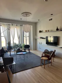 City Urban Loft in the Heart of Wicker Park! - Image 2