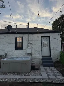 Modern 2BR • Hot Tub • Putting Green • TU District - Image 2