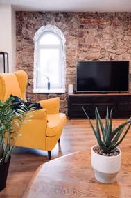Rothko Apartment 4BR Old Town Ideal for Families & Groups - Image 2