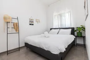 Suite in front of the Banyas - Image 4