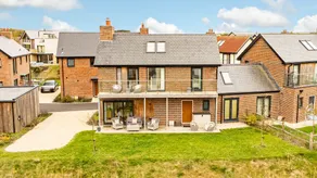 Minerva (OI30), Silver Lake, Dorset - Image 3