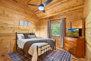 Secluded Cabin w/Hot Tub + Fire Pit| Hocking Hills - Image 4