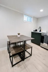 Modern Mountain View Suite 5 min to 25th ST - Image 5