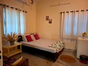 Cheerful 3 AC bedroom villa with free parking - Image 4