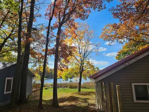 Lakefront Cottage | Fenced Yard Fishing Kayak Pets - Image 3