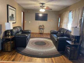 Howdy Y’all - Veteran owned - 3 bedroom 1.5 bath - Image 2