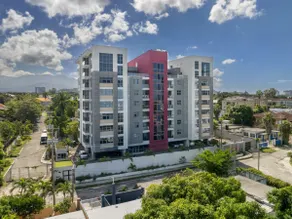 Airy Modern 2br Condo Rooftop Pool - Image 3