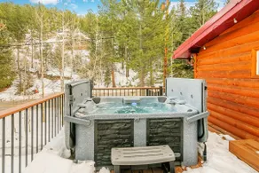 Cozy cabin on creek with hot tub/sauna! - Image 4