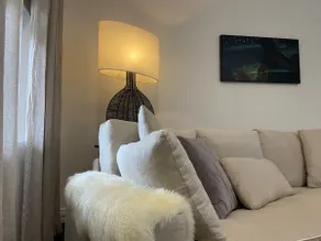 Foreshore 104 — Downtown Contemporary and Artistic - Image 4