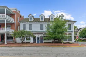 Newly restored apartment in the heart of Chestertown - Image 2