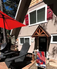 The Lazy Bear Lodge - Image 4