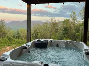 Smokies Mountaintop Home+Panoramic Views & Hot Tub - Image 2