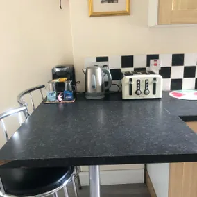 Beach & City Access Flat 2 Floors, Full Kitchen near train 7mins - Image 5
