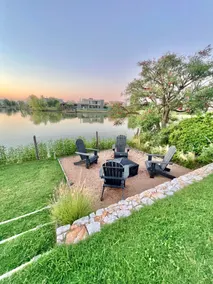 Luxury Mid-Century House by the Lake Jacuzzi Pool - Image 4