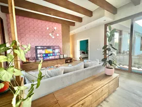 Luxury Mid-Century House by the Lake Jacuzzi Pool - Image 3