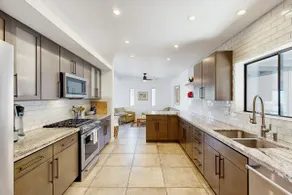 Large 3BR Mountainview | Private Pool | Hot Tub - Image 4