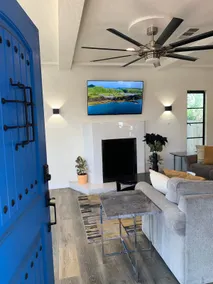 Newly Renovated 3br. Modern Spanish Casita - Image 2