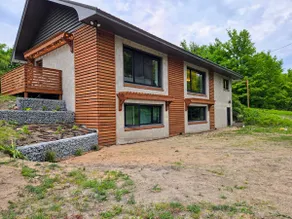 Cozy home nestled in the heart of Leelanau County - Image 2
