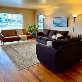 The Lenox House Come and Stay - Image 2
