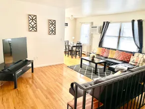 Clean, Spacious & Homey - parking, 2 TVs, laundry - Image 4