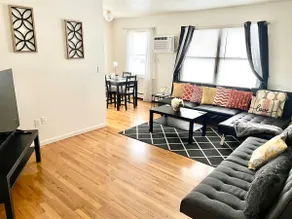 Clean, Spacious & Homey - parking, 2 TVs, laundry - Image 3