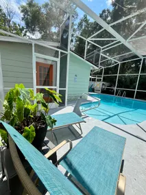 Adorable PoolHouse, Sleeps 4, Pets, Walk Downtown - Image 3