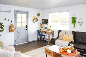 Point Ruston Cozy Cottage - Image 4