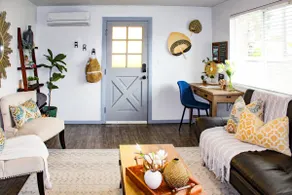 Point Ruston Cozy Cottage - Image 2
