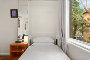 Peaceful Hideaway 2-Bed Apartment Mosman - Image 5
