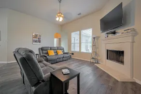 Conroe | Close To Freeway | Fast WiFi | Games - Image 3