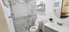 Private 1 bedroom apt/full kitchen/big shower. - Image 2