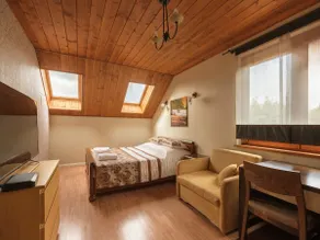 Spacious home w/ terraces & garden - Image 3