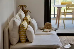 Sea view & walking distance to the beach Air-conditioned 2-bedroom apartment, Propriano - Image 2