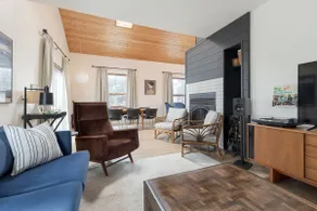 Fantastic reviews • 4 Bedrooms • 1 block to beach - Image 3