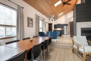 Fantastic reviews • 4 Bedrooms • 1 block to beach - Image 5