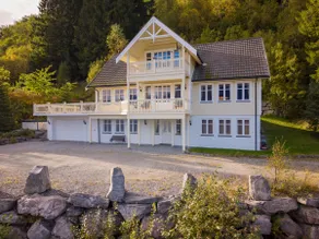 Sæbø, Hjørundfjorden, Large house with dream view - Image 2