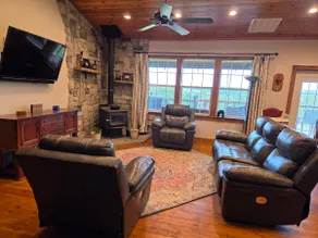 Spacious Lake Keystone Retreat | 30+ Day Stays - Image 2