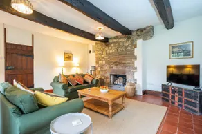 Cosy & historic 2 bedroom Elizabethan cottage - Image 2