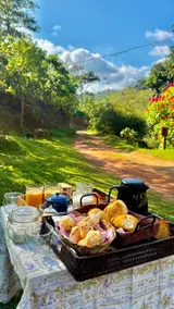 Romantic Getaway with Whirlpool and Breakfast Basket - Image 5