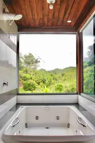 Romantic Getaway with Whirlpool and Breakfast Basket - Image 4