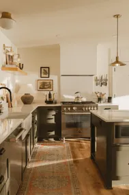 The Asher - Designer Retreat on Private Beach - Image 4