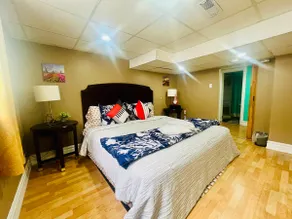 The Rustic Barn - Urban Retreat | King bed | Pet friendly | Full apartment - Image 3