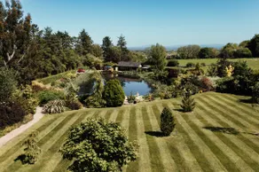 Luxury Lakeview Retreat With Hot Tub/Pool table - Image 5